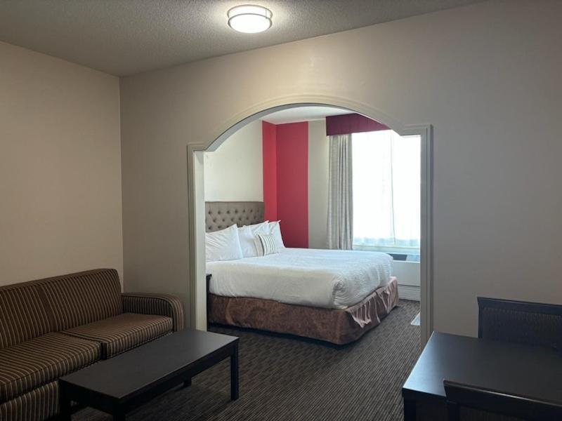 Ramada By Wyndham Estevan Luaran gambar