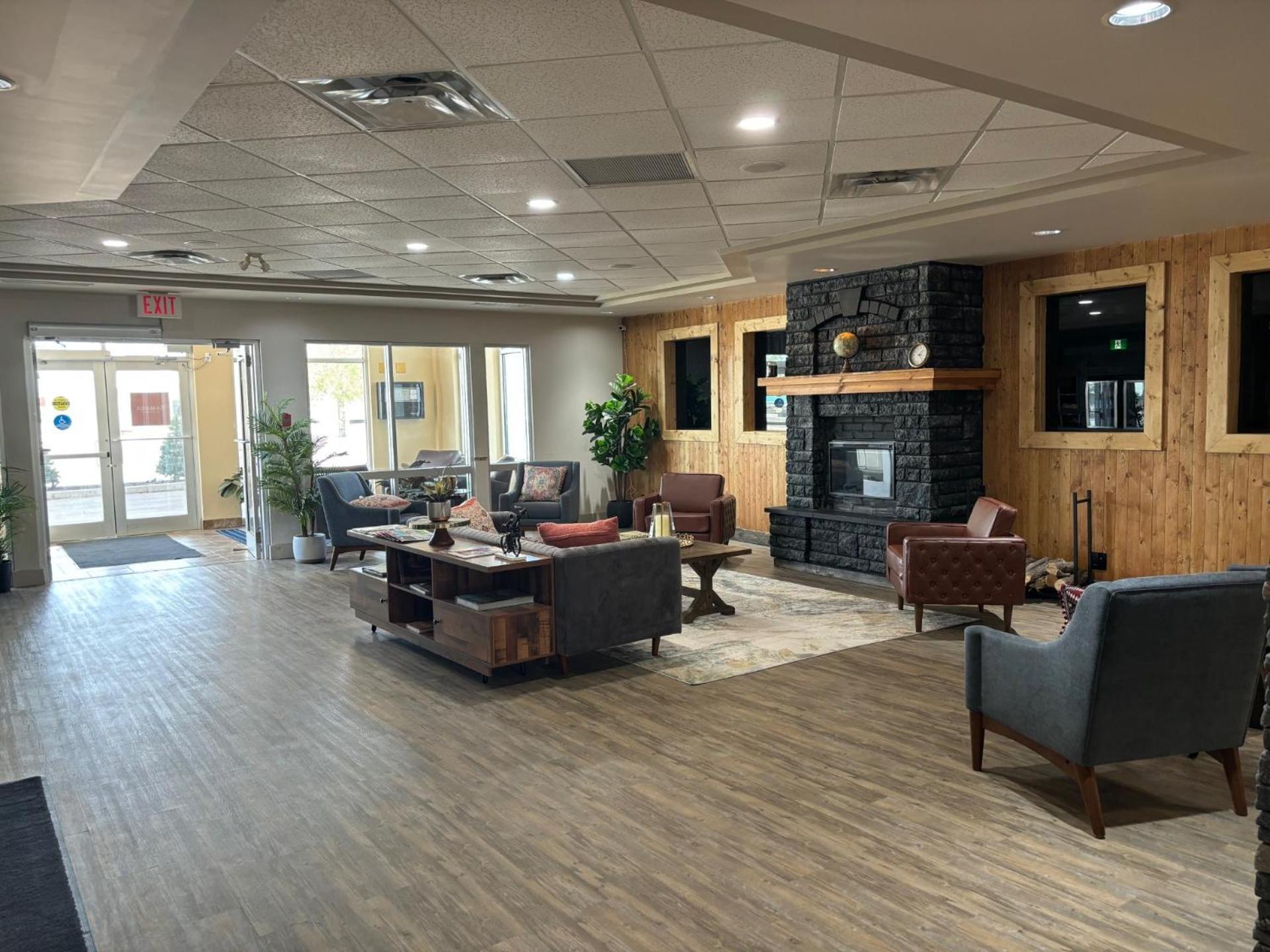 Ramada By Wyndham Estevan Luaran gambar