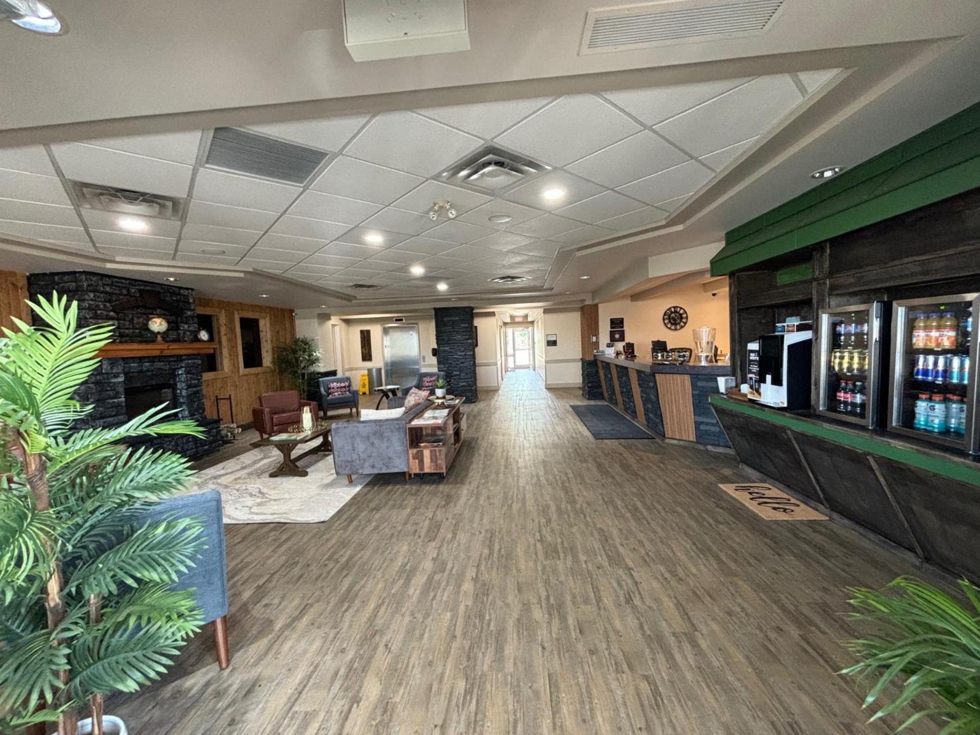 Ramada By Wyndham Estevan Luaran gambar