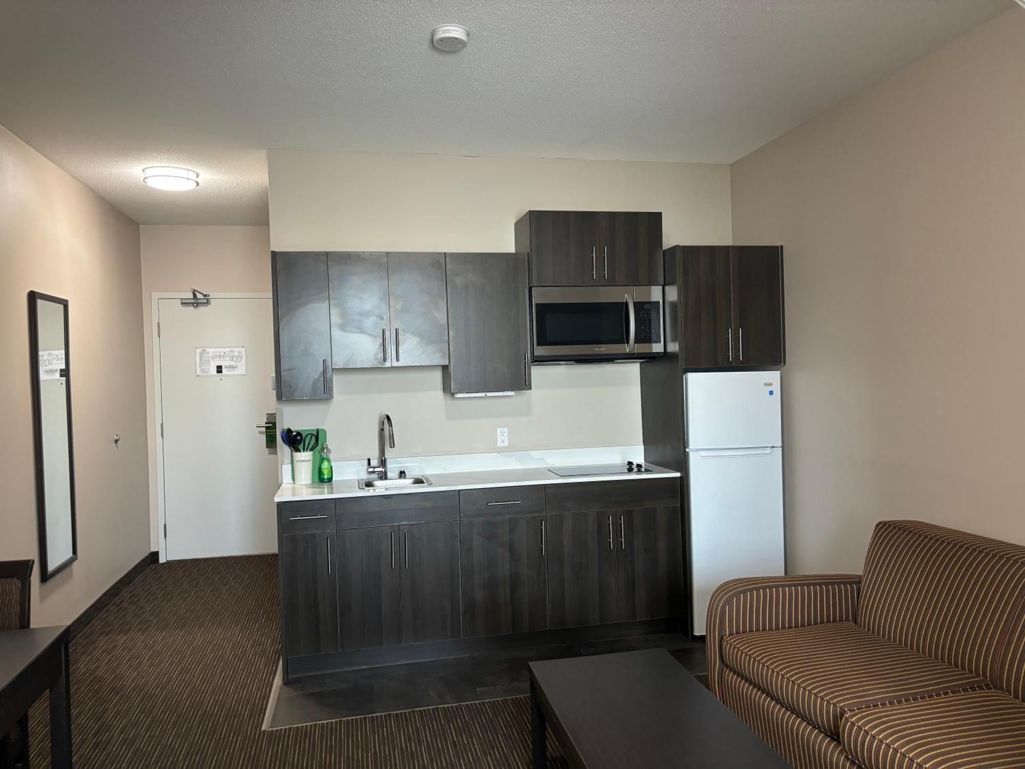 Ramada By Wyndham Estevan Luaran gambar