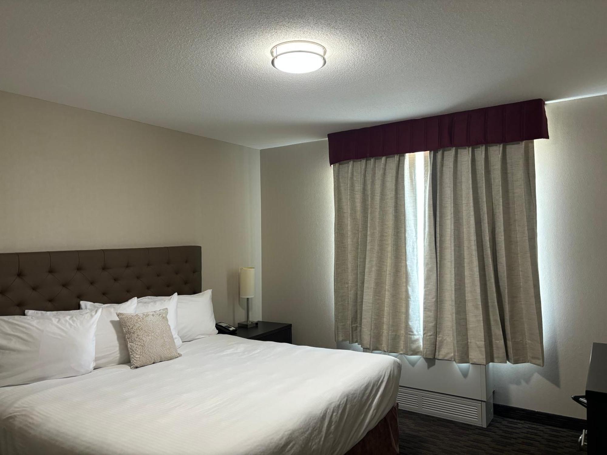 Ramada By Wyndham Estevan Luaran gambar