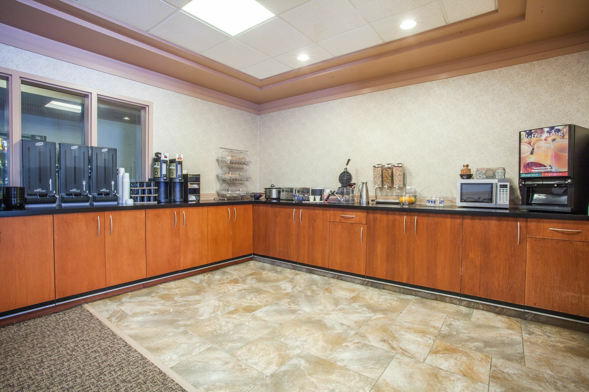 Ramada By Wyndham Estevan Luaran gambar